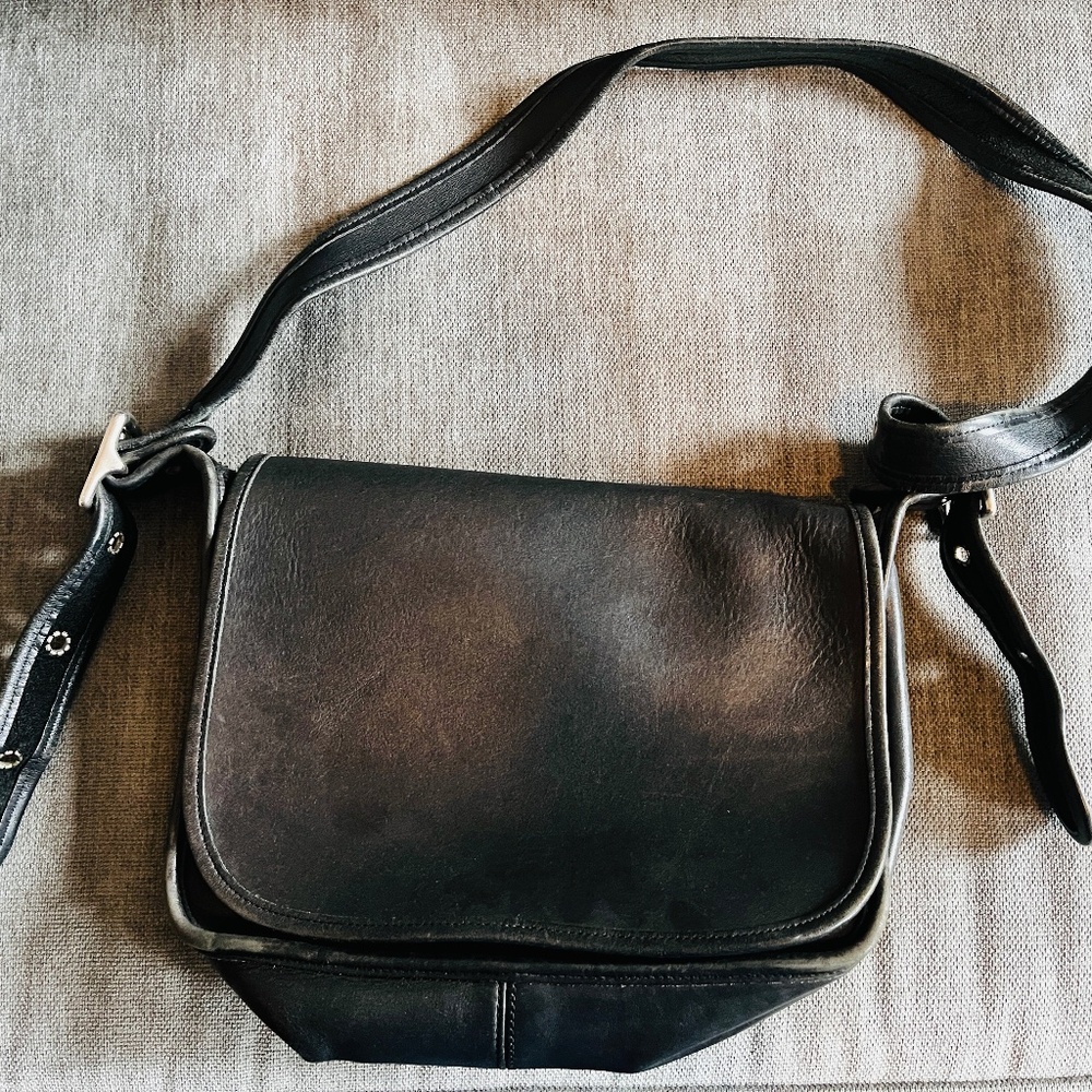 Vintage Coach 9951 saddle bag in black leather
